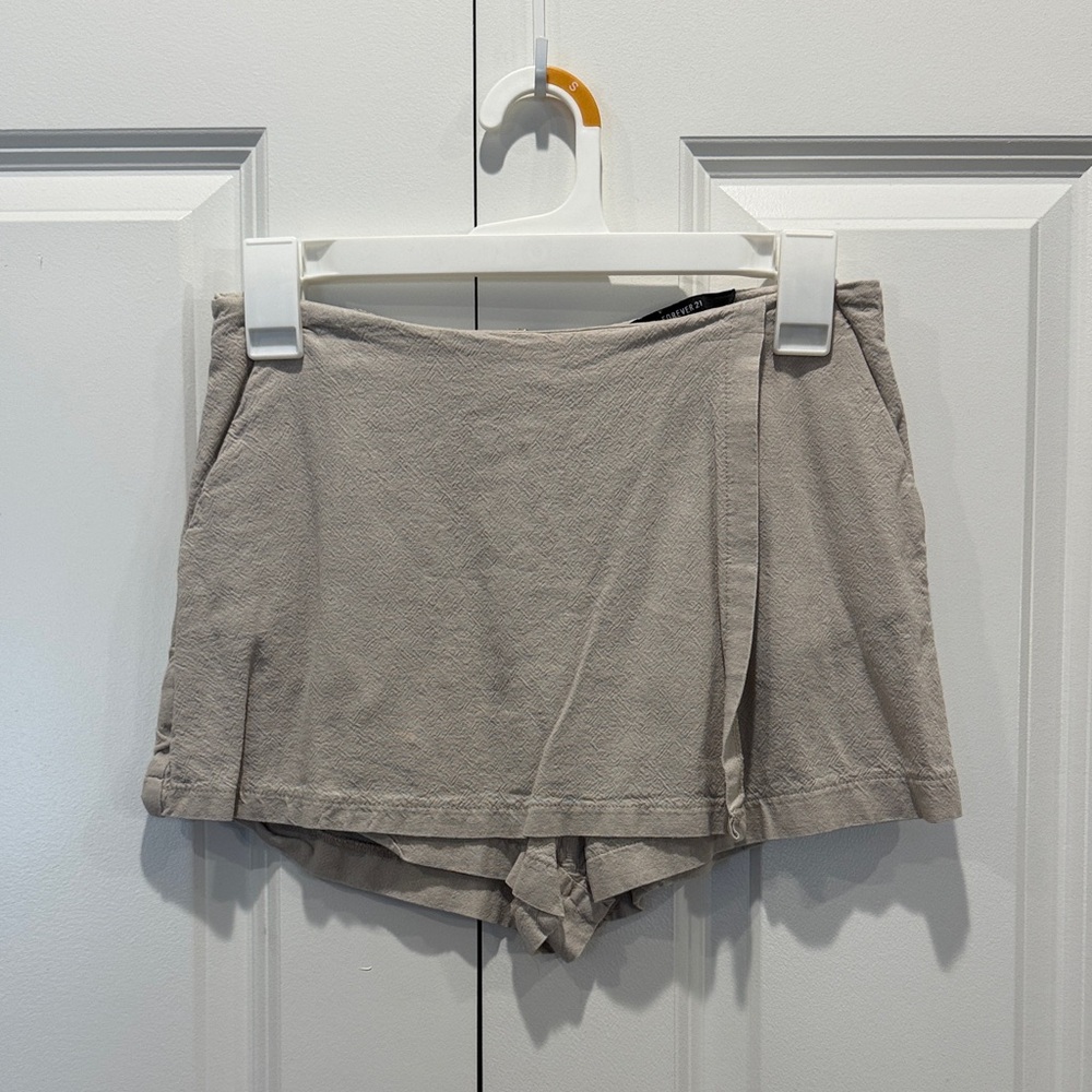 Forever 21 Light Tan Skorts